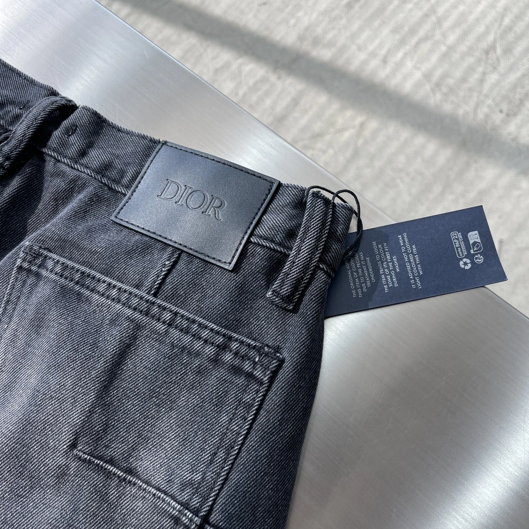 &wg.luxury--4ior suit item:E-F443C1140